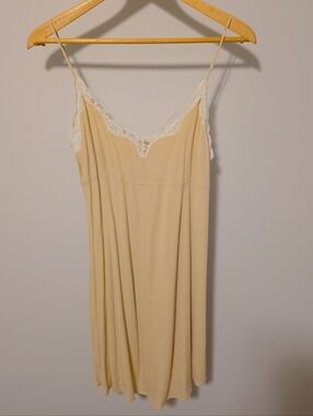Wilfred White Lace Trim Cream Color Slip Dress Size Medium